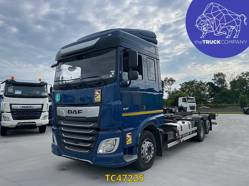 DAF XF Euro6 480 - Autocarro portacontainer/ Caisse interchangeable: foto 1 DAF XF Euro6 480 - Autocarro portacontainer/ Caisse interchangeable: foto 1