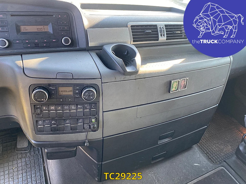 MAN TGX 440 - Autocarro con pianale/ Cassone fisso: foto 3 MAN TGX 440 - Autocarro con pianale/ Cassone fisso: foto 3