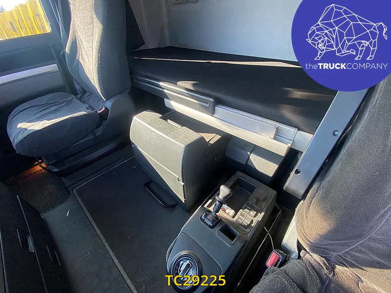 MAN TGX 440 - Autocarro con pianale/ Cassone fisso: foto 2 MAN TGX 440 - Autocarro con pianale/ Cassone fisso: foto 2