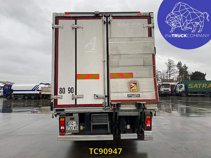 Renault D 210 - Autocarro frigorifero: foto 4 Renault D 210 - Autocarro frigorifero: foto 4