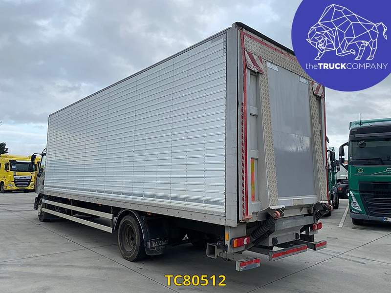 Renault Midlum 240 - Autocarro furgonato: foto 2 Renault Midlum 240 - Autocarro furgonato: foto 2