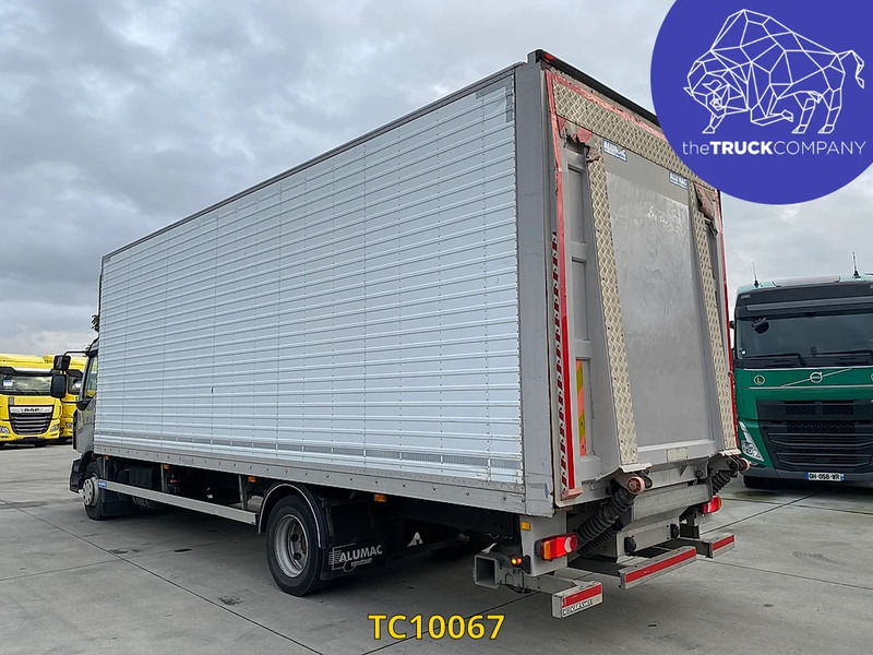 Renault Midlum 240 - Autocarro furgonato: foto 2 Renault Midlum 240 - Autocarro furgonato: foto 2