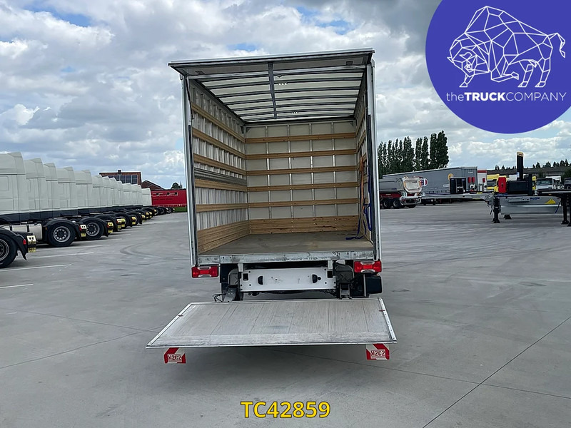 Volkswagen Crafter 2.0 TDI BOX + LIFT - Furgone box: foto 1 Volkswagen Crafter 2.0 TDI BOX + LIFT - Furgone box: foto 1