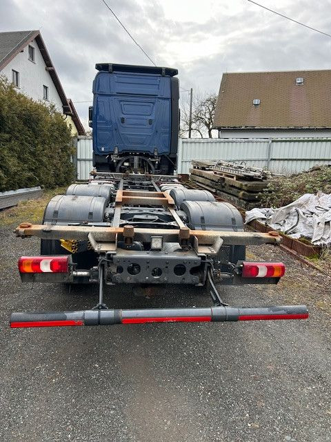 Mercedes-Benz 2548 - Autocarro portacontainer/ Caisse interchangeable: foto 4 Mercedes-Benz 2548 - Autocarro portacontainer/ Caisse interchangeable: foto 4