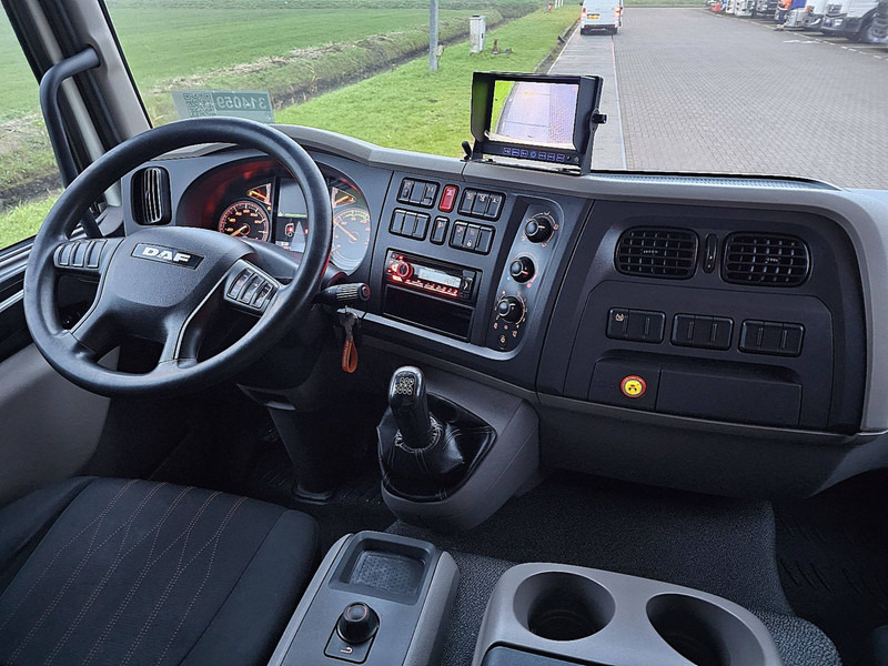Foto d'interni 2: Autocarro furgonato DAF LF 230 19T MANUAL AIRCO