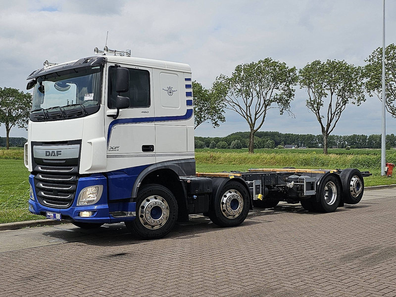 DAF XF 460 8X2 MAN. INT. ADR - Autocarro telaio: foto 2 DAF XF 460 8X2 MAN. INT. ADR - Autocarro telaio: foto 2