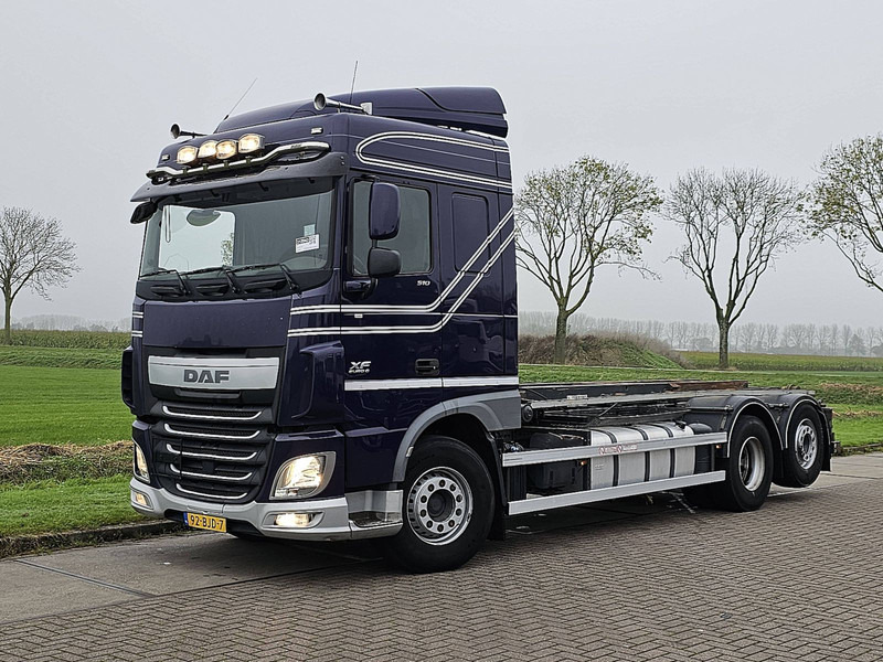 DAF XF 510 6X2 FAN STEERAXLE - Camion con sistema di cavi: foto 2 DAF XF 510 6X2 FAN STEERAXLE - Camion con sistema di cavi: foto 2