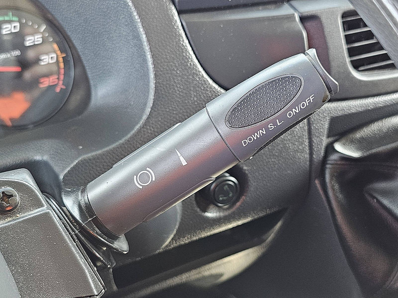 Autocarro furgonato Iveco 80E16 EUROCARGO MANUAL AIRCO: foto 11 Autocarro furgonato Iveco 80E16 EUROCARGO MANUAL AIRCO: foto 11