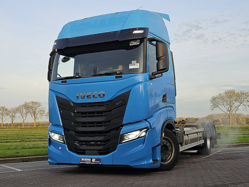 Iveco S-WAY AS260S46 6x2*4 LNG GAS - Autocarro portacontainer/ Caisse interchangeable: foto 1 Iveco S-WAY AS260S46 6x2*4 LNG GAS - Autocarro portacontainer/ Caisse interchangeable: foto 1