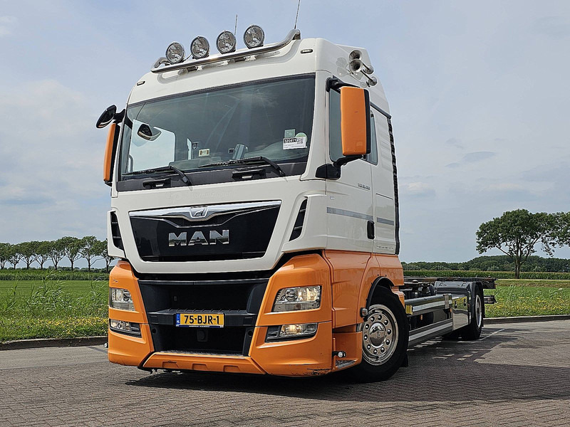 MAN 18.400 TGX XLX 4X2 LL 2T LIFT - Autocarro portacontainer/ Caisse interchangeable: foto 1 MAN 18.400 TGX XLX 4X2 LL 2T LIFT - Autocarro portacontainer/ Caisse interchangeable: foto 1