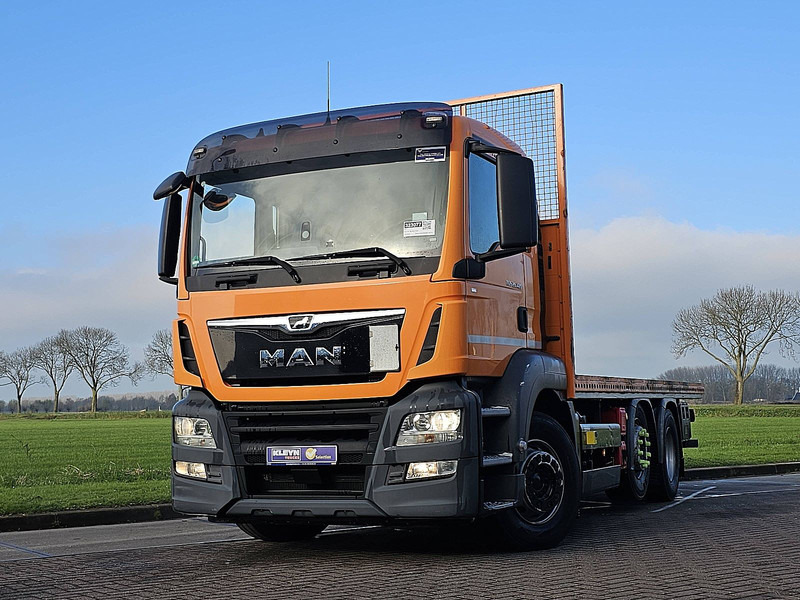 MAN 26.420 TGS 6X2/4 ADR AT 285TKM - Autocarro con pianale/ Cassone fisso: foto 1 MAN 26.420 TGS 6X2/4 ADR AT 285TKM - Autocarro con pianale/ Cassone fisso: foto 1