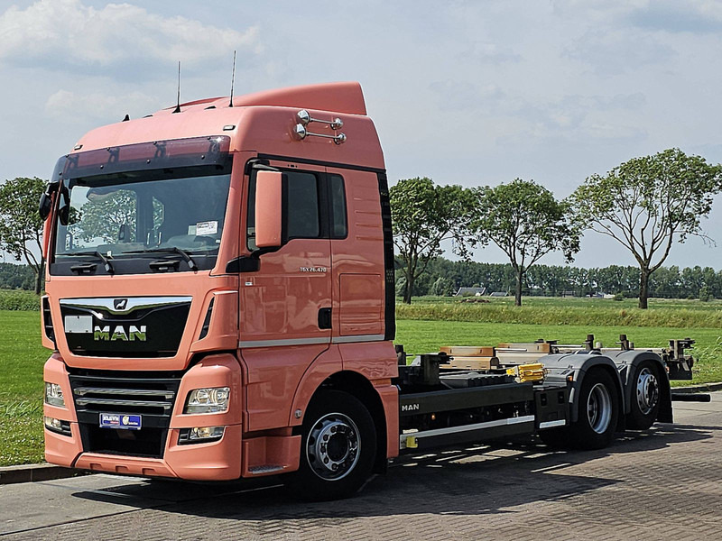 MAN 26.470 TGX XLX 6X2-4 321TKM INT - Autocarro portacontainer/ Caisse interchangeable: foto 2 MAN 26.470 TGX XLX 6X2-4 321TKM INT - Autocarro portacontainer/ Caisse interchangeable: foto 2