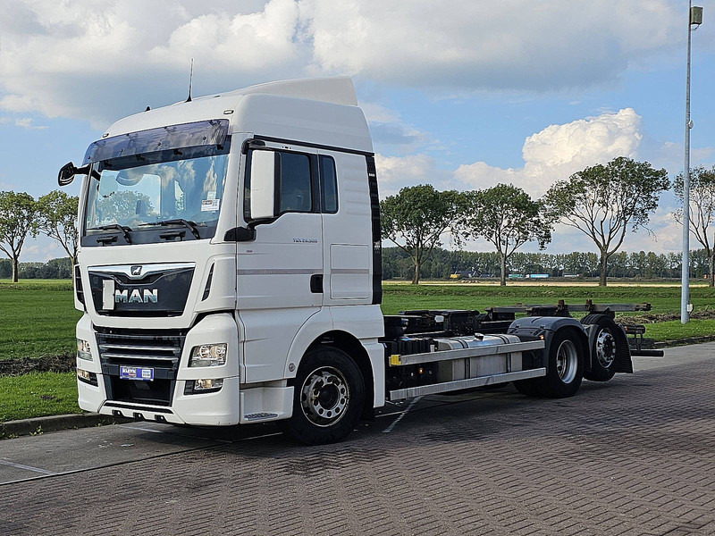 MAN 26.500 TGX - Autocarro portacontainer/ Caisse interchangeable: foto 2 MAN 26.500 TGX - Autocarro portacontainer/ Caisse interchangeable: foto 2