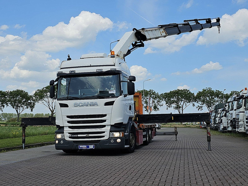 Scania R440 6X2*4 HMF 5020 K5 - Autocarro con pianale/ Cassone fisso, Camion con gru: foto 1 Scania R440 6X2*4 HMF 5020 K5 - Autocarro con pianale/ Cassone fisso, Camion con gru: foto 1