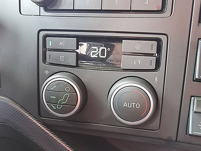 Leasing di Volvo FH 500 FH5 6X2 STEERED PTO Volvo FH 500 FH5 6X2 STEERED PTO: foto 13