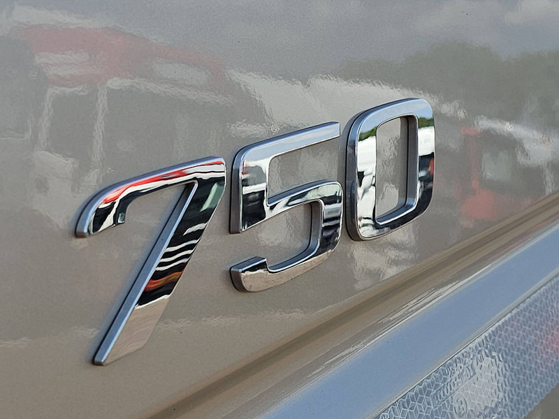 Autocarro telaio Volvo FH 750 6X2 9T FA WB 430: foto 18