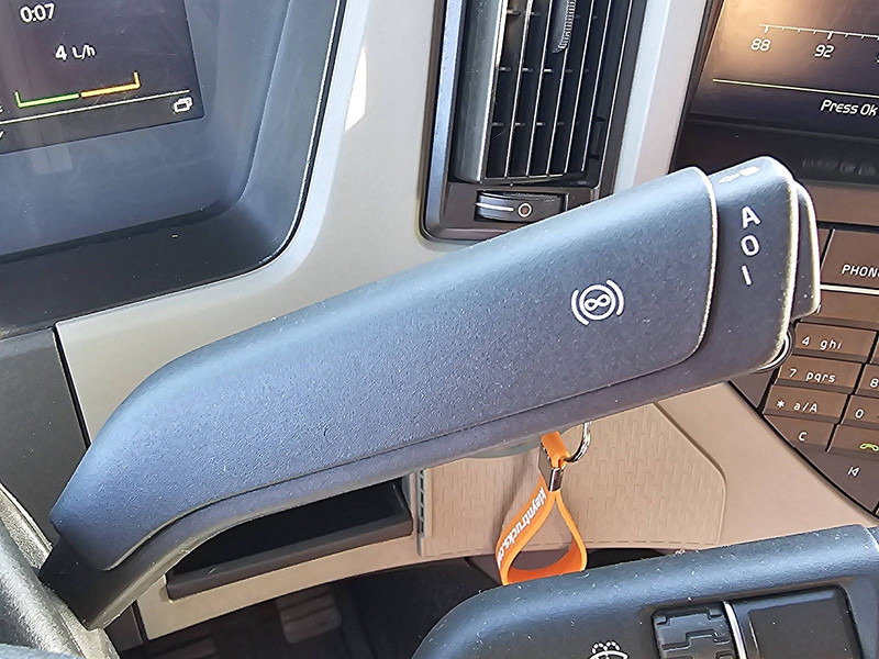 Leasing di Volvo FM 330 6X2 FRIGOBL. LIFT Volvo FM 330 6X2 FRIGOBL. LIFT: foto 12