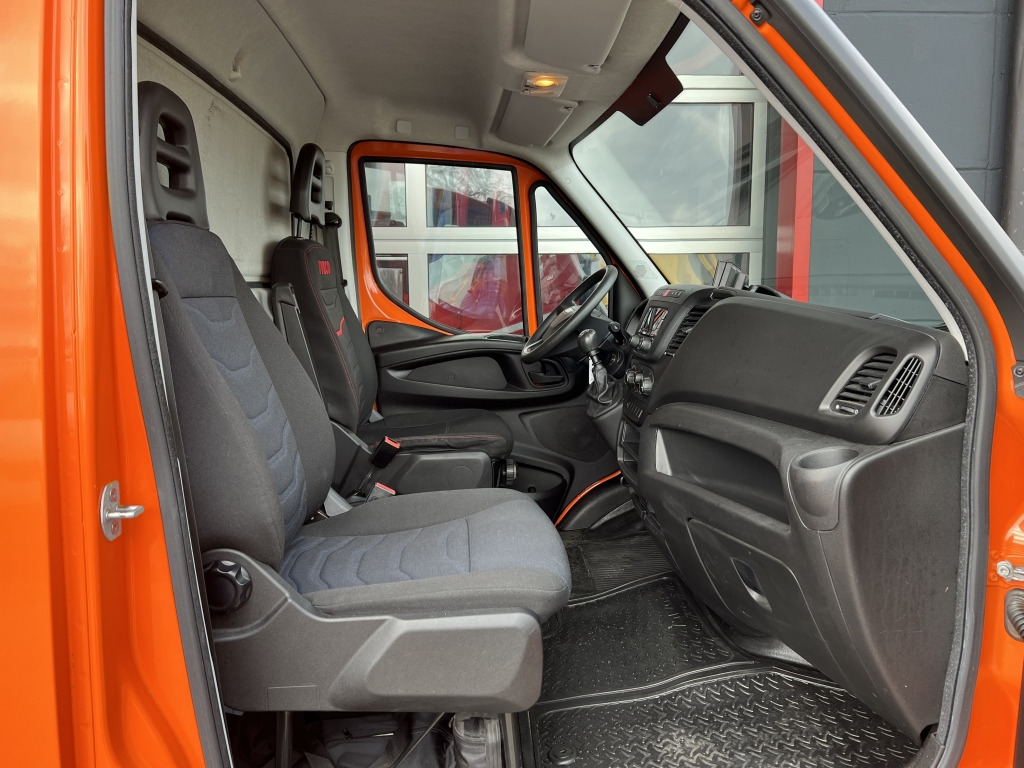 Iveco Daily 35S14 Klima Orig.127'km Küche Doppelbett - Camper: foto 5 Iveco Daily 35S14 Klima Orig.127'km Küche Doppelbett - Camper: foto 5