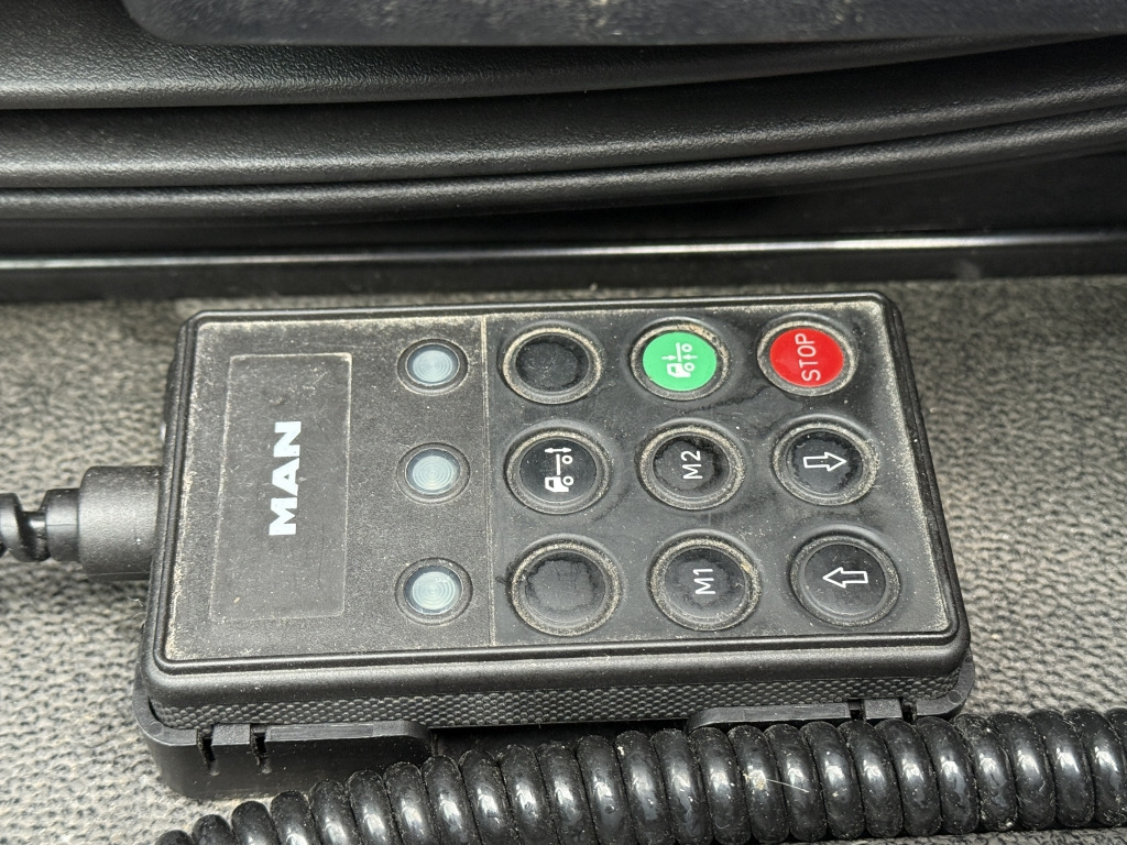 MAN TGL 12.220 Klimaautom. Kamera NAVI 7,1m Koff+LBW - Autocarro furgonato: foto 4 MAN TGL 12.220 Klimaautom. Kamera NAVI 7,1m Koff+LBW - Autocarro furgonato: foto 4