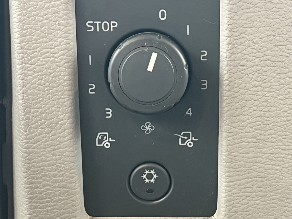 Volvo FL 260 7,2m LBW Klima Tempomat AHK Orig. 125'km - Camion centinato: foto 2 Volvo FL 260 7,2m LBW Klima Tempomat AHK Orig. 125'km - Camion centinato: foto 2