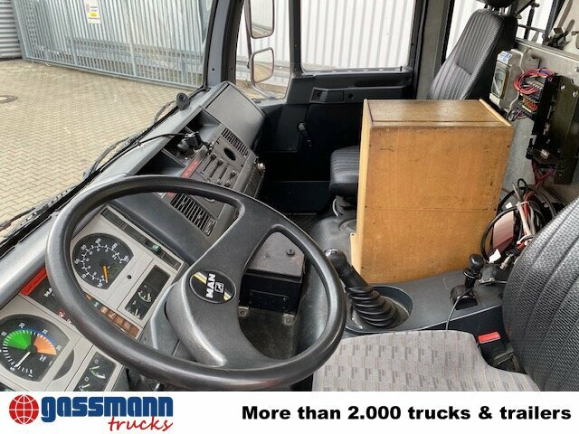 MAN 10.224 LC 4x2 BB Doka, TLF16/12, 6-Zylinder - Autopompa: foto 4 MAN 10.224 LC 4x2 BB Doka, TLF16/12, 6-Zylinder - Autopompa: foto 4