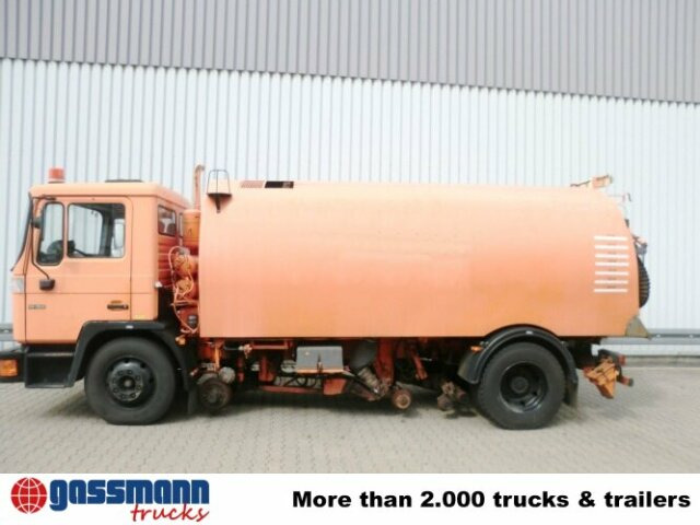 MAN M03 14.152 4x2, Schienenkehrmaschine - Spazzatrice stradale: foto 4 MAN M03 14.152 4x2, Schienenkehrmaschine - Spazzatrice stradale: foto 4