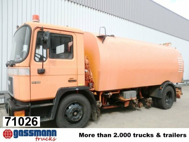 MAN M03 14.152 4x2, Schienenkehrmaschine - Spazzatrice stradale: foto 1 MAN M03 14.152 4x2, Schienenkehrmaschine - Spazzatrice stradale: foto 1
