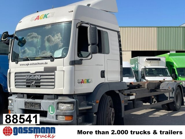 MAN TGM 18.330 4X2 LL, Fahrschulausstattung - Autocarro portacontainer/ Caisse interchangeable: foto 1 MAN TGM 18.330 4X2 LL, Fahrschulausstattung - Autocarro portacontainer/ Caisse interchangeable: foto 1