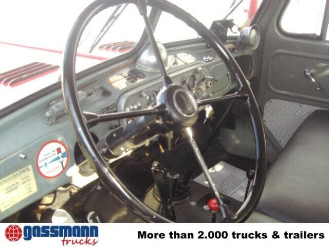 Magirus Deutz MAGIRUS URANUS 250D22 KW 16 Feuerwehr Kranwagen - Autopompa, Camion con gru: foto 2 Magirus Deutz MAGIRUS URANUS 250D22 KW 16 Feuerwehr Kranwagen - Autopompa, Camion con gru: foto 2