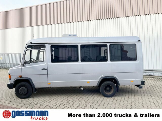 Mercedes-Benz 711 D-KA 4x2, Standklima, 11-Sitze, 2 x on stock - Autocarro furgonato: foto 2 Mercedes-Benz 711 D-KA 4x2, Standklima, 11-Sitze, 2 x on stock - Autocarro furgonato: foto 2