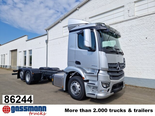 Mercedes-Benz Actros 2553 LL 6x2, Retarder, Liftachse, - Autocarro telaio: foto 1 Mercedes-Benz Actros 2553 LL 6x2, Retarder, Liftachse, - Autocarro telaio: foto 1