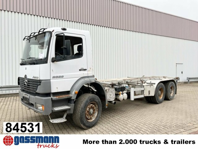Mercedes-Benz Atego 2628 K 6x4, 6-Zylinder - Autocarro portacontainer/ Caisse interchangeable: foto 1 Mercedes-Benz Atego 2628 K 6x4, 6-Zylinder - Autocarro portacontainer/ Caisse interchangeable: foto 1
