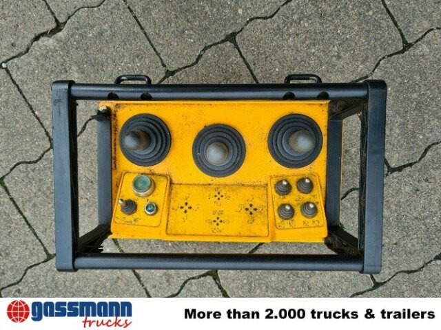 Mercedes-Benz Axor 1828 AK 4x4, Winterdienstausstattung, Kran - Autocarro ribaltabile, Camion con gru: foto 2 Mercedes-Benz Axor 1828 AK 4x4, Winterdienstausstattung, Kran - Autocarro ribaltabile, Camion con gru: foto 2