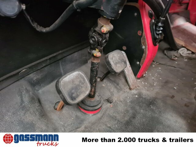 Mercedes-Benz LP 813 4x2 TLF8 Feuerwehr - Autopompa: foto 4 Mercedes-Benz LP 813 4x2 TLF8 Feuerwehr - Autopompa: foto 4