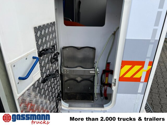 Mercedes-Benz Sprinter 313 CDI 4x2, Rettungswagen - Furgone chiuso: foto 2 Mercedes-Benz Sprinter 313 CDI 4x2, Rettungswagen - Furgone chiuso: foto 2