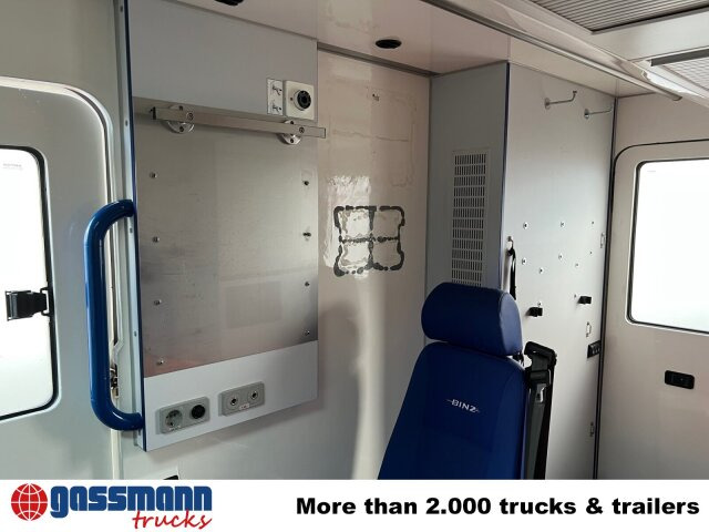 Mercedes-Benz Sprinter 313 CDI 4x2, Rettungswagen - Furgone chiuso: foto 4 Mercedes-Benz Sprinter 313 CDI 4x2, Rettungswagen - Furgone chiuso: foto 4