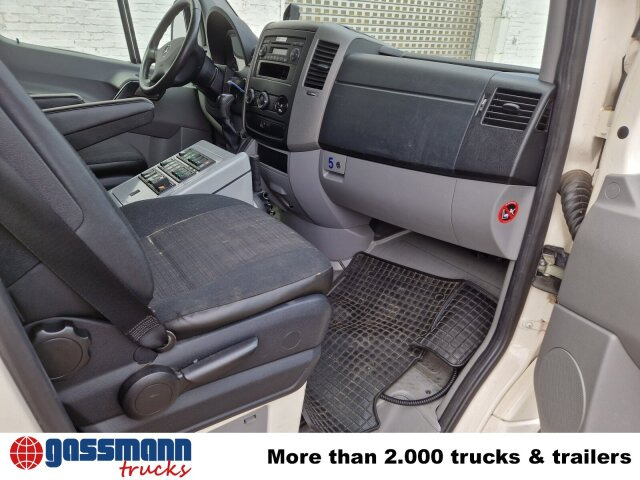 Mercedes-Benz Sprinter 516 CDI 4x2, Rettungswagen - Furgone chiuso: foto 4 Mercedes-Benz Sprinter 516 CDI 4x2, Rettungswagen - Furgone chiuso: foto 4