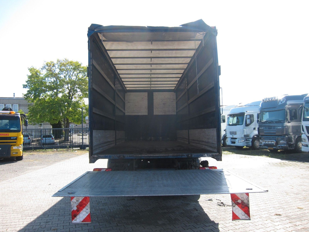 Leasing di  Mercedes-Benz Atego 1521 L Bordwande LBW 338tkm E6 Mercedes-Benz Atego 1521 L Bordwande LBW 338tkm E6: foto 12