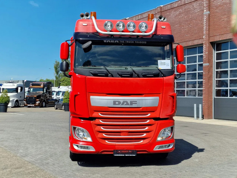 DAF XF 410 6x2 SpaceCab - Flatbed - Euro 6 + 2 axle trailer BPW - Autocarro con pianale/ Cassone fisso: foto 2 DAF XF 410 6x2 SpaceCab - Flatbed - Euro 6 + 2 axle trailer BPW - Autocarro con pianale/ Cassone fisso: foto 2