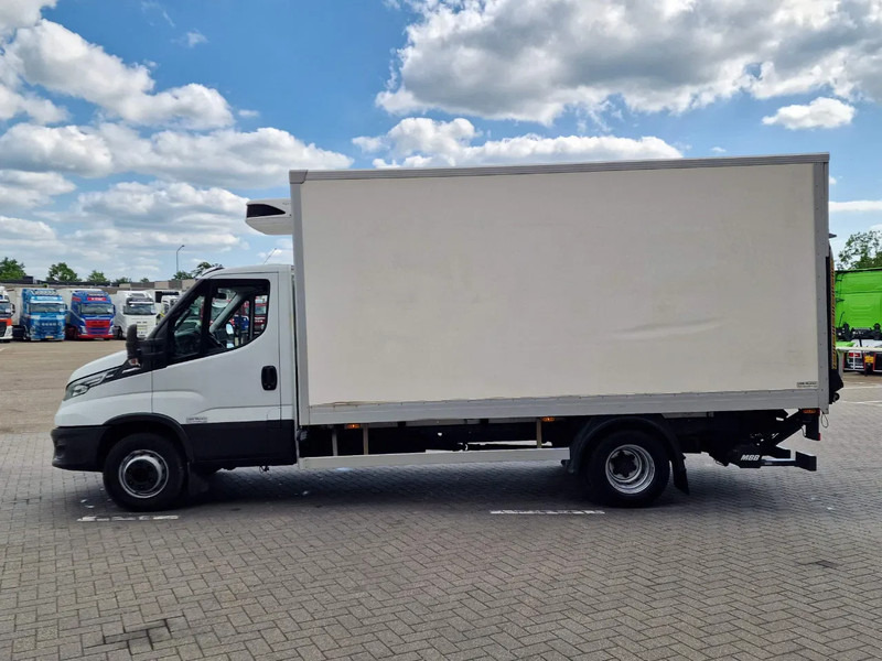 Iveco Daily 70 C21 Automatic / Frigo carrie Pulsor 400/ loadingboard - Autocarro frigorifero: foto 4 Iveco Daily 70 C21 Automatic / Frigo carrie Pulsor 400/ loadingboard - Autocarro frigorifero: foto 4
