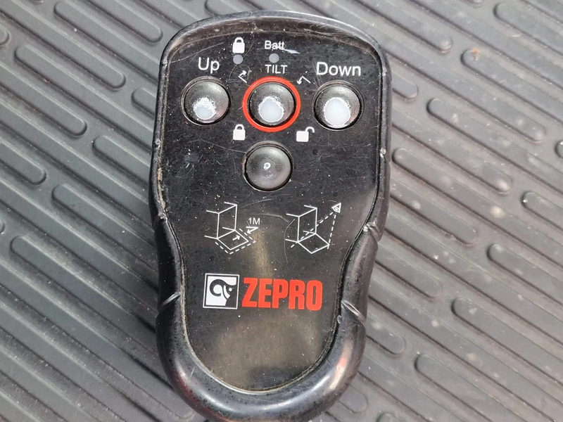 Autocarro furgonato Iveco Eurocargo 75-190 Isotherm box - Zepro loadlift - Low KM - Airco - Euro 6: foto 18