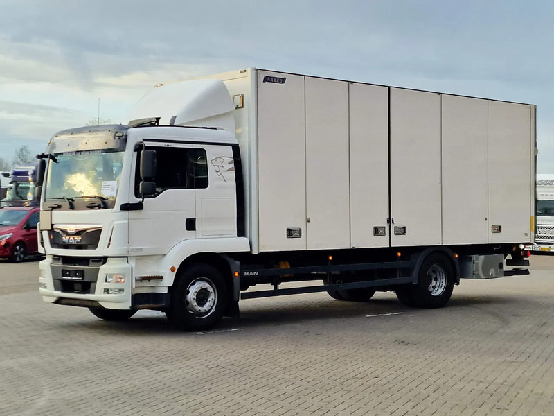 MAN TGM 18.340 4x2 - Sleepercab - Box with sidedoors - Loadlift - Full air - Euro 6 - Automatic - Autocarro furgonato: foto 3 MAN TGM 18.340 4x2 - Sleepercab - Box with sidedoors - Loadlift - Full air - Euro 6 - Automatic - Autocarro furgonato: foto 3