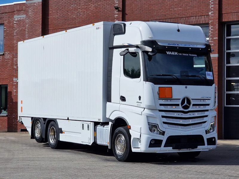 Mercedes-Benz Actros 2545 6x2*4 - Box with sidedoors - Loadlift - Steering axle - Full air - Camera - Autocarro furgonato: foto 1 Mercedes-Benz Actros 2545 6x2*4 - Box with sidedoors - Loadlift - Steering axle - Full air - Camera - Autocarro furgonato: foto 1