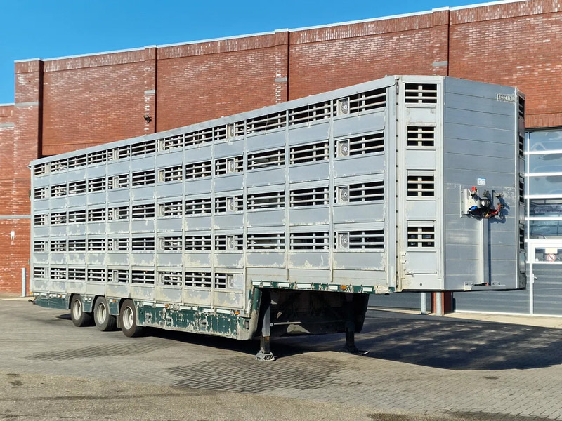 Pezzaioli 5 deck livestock trailer - Water & Ventilation - Loadlift - Folding floors - BPW Axle - 155M3 - Semirimorchio trasporto bestiame: foto 4 Pezzaioli 5 deck livestock trailer - Water & Ventilation - Loadlift - Folding floors - BPW Axle - 155M3 - Semirimorchio trasporto bestiame: foto 4