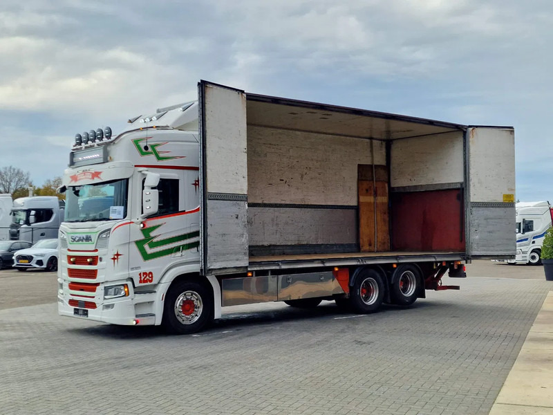 Scania R580 V8 NGS Highline 6x2 - Box with sidedoors - Loadlift - Retarder - Full air - 475 wb - Autocarro furgonato: foto 4 Scania R580 V8 NGS Highline 6x2 - Box with sidedoors - Loadlift - Retarder - Full air - 475 wb - Autocarro furgonato: foto 4