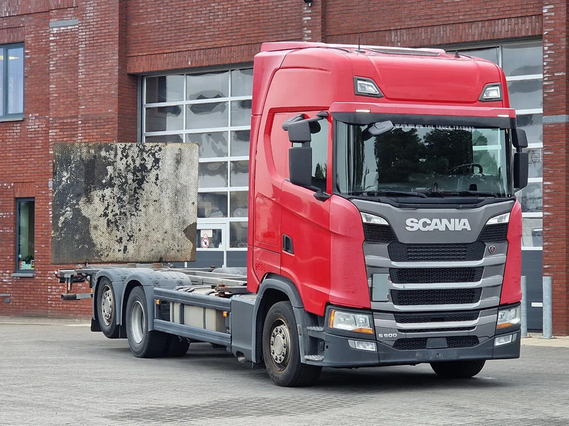 Scania S500 NGS Highline 6x2 - BDF - Full air - Loadlift - Navi - Retarder - Autocarro portacontainer/ Caisse interchangeable: foto 1 Scania S500 NGS Highline 6x2 - BDF - Full air - Loadlift - Navi - Retarder - Autocarro portacontainer/ Caisse interchangeable: foto 1