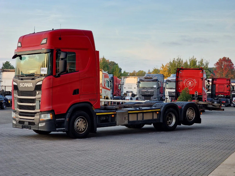 Scania S500 NGS Highline 6x2 - BDF - Full air - Navi - Retarder - Autocarro portacontainer/ Caisse interchangeable: foto 3 Scania S500 NGS Highline 6x2 - BDF - Full air - Navi - Retarder - Autocarro portacontainer/ Caisse interchangeable: foto 3