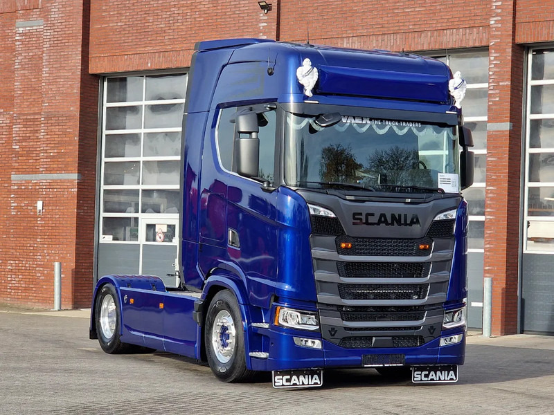Scania 660S V8 NGS Highline 4x2 - Full spec - Retarder - Night Clima - Leather - Led - Full air - New Dashboard - Trattore stradale: foto 1 Scania 660S V8 NGS Highline 4x2 - Full spec - Retarder - Night Clima - Leather - Led - Full air - New Dashboard - Trattore stradale: foto 1