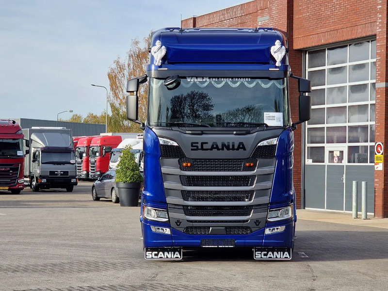 Scania 660S V8 NGS Highline 4x2 - Full spec - Retarder - Night Clima - Leather - Led - Full air - New Dashboard - Trattore stradale: foto 2 Scania 660S V8 NGS Highline 4x2 - Full spec - Retarder - Night Clima - Leather - Led - Full air - New Dashboard - Trattore stradale: foto 2