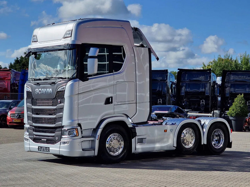 Scania 660S V8 NGS Highline 6x2/4 - New - Full spec - Retarder - Night clima - Led - Leather - Navi - Trattore stradale: foto 3 Scania 660S V8 NGS Highline 6x2/4 - New - Full spec - Retarder - Night clima - Led - Leather - Navi - Trattore stradale: foto 3